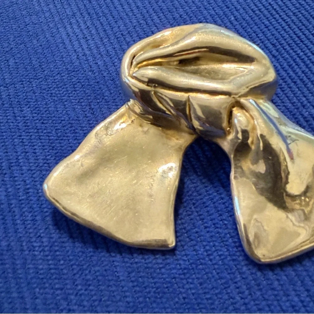 Bat-Ami  Sterling Silver  Bow Brooch or Pendant